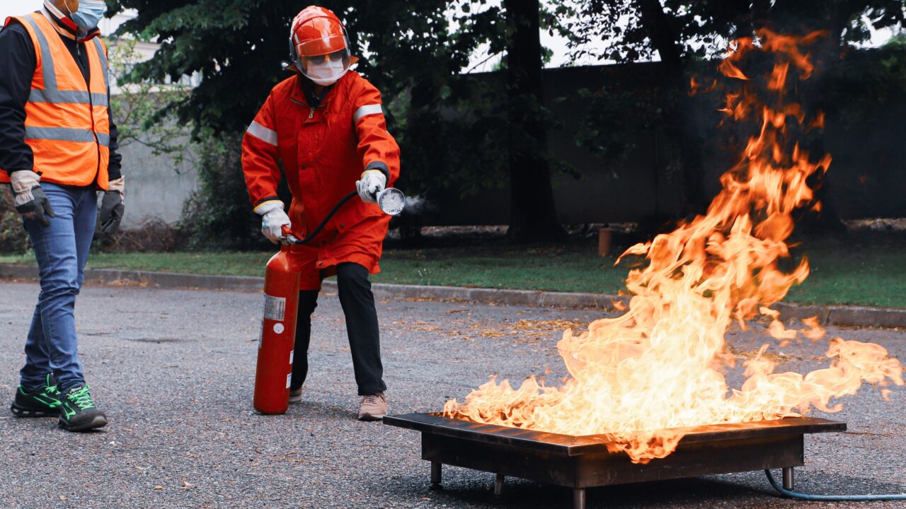 Die Bedeutung von Brandschutzschulung in der heutigen Zeit